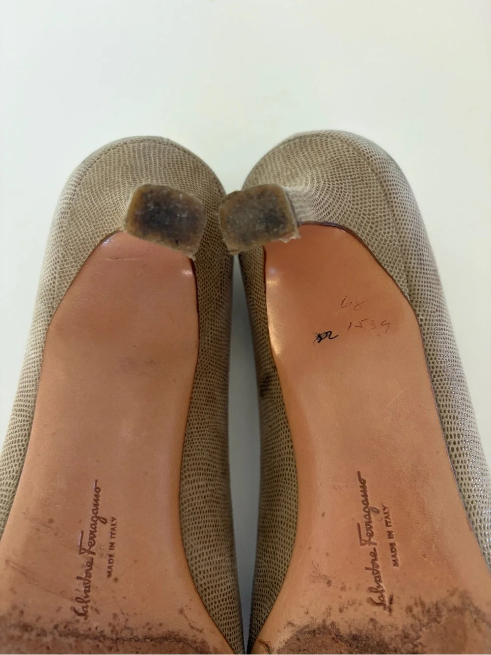 Salvatore Ferragamo Beige Lizard-Embossed Leather Kitten Heel Pumps Size 8